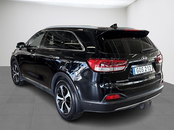 Kia Sorento 3 of 5