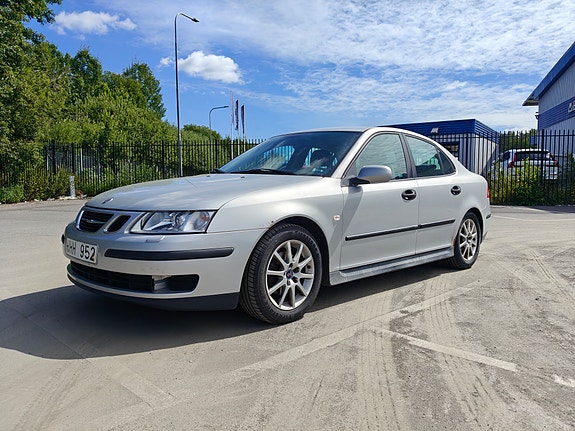Saab 9-3 2 of 5
