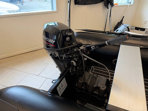 Begagnad ALU270 med installerad Mercury 9.9 elstart, 2023 3 of 4