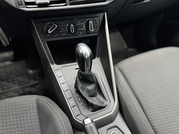 Volkswagen Polo 10 of 13