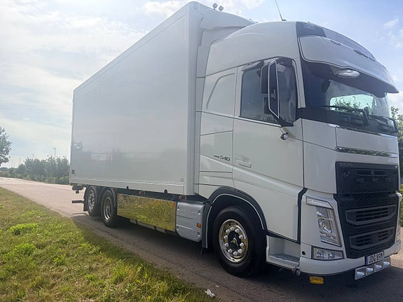 Volvo FH 540 2 of 12