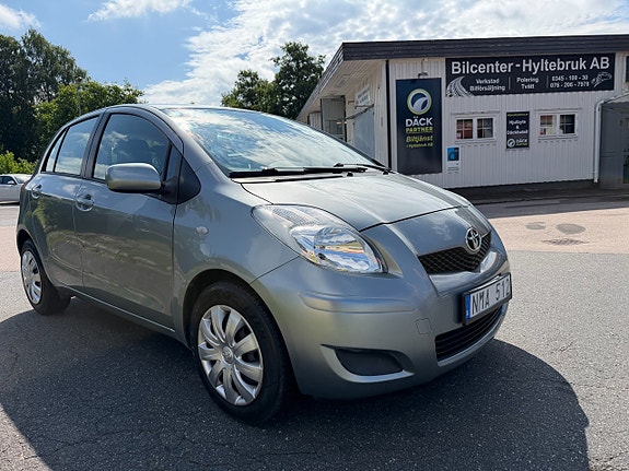 Toyota Yaris 6 of 14