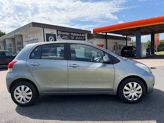 Toyota Yaris 5 of 5