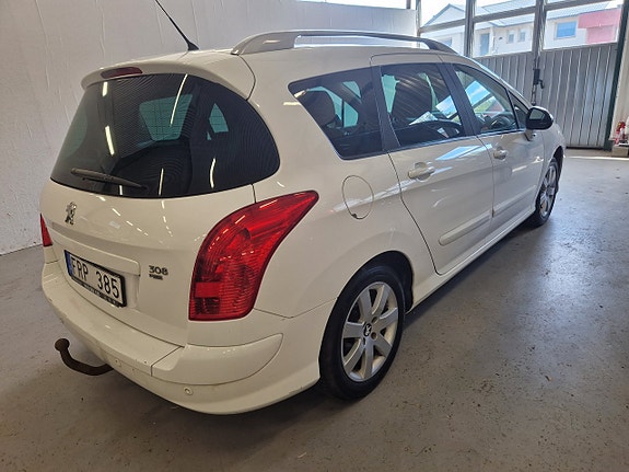 Peugeot 308 SW 14 of 15