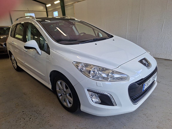 Peugeot 308 SW 13 of 15