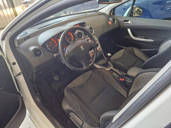 Peugeot 308 SW 5 of 5
