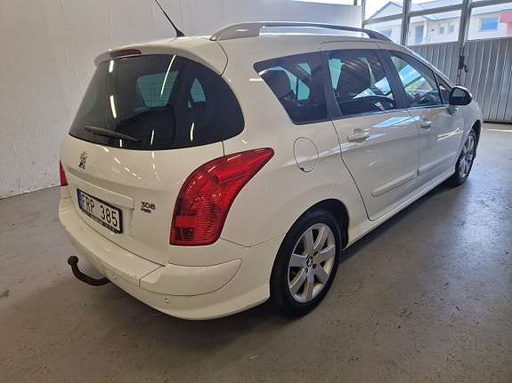 Peugeot 308 SW 3 of 5