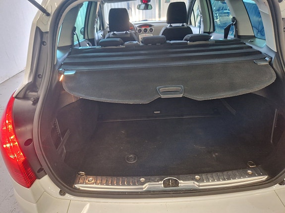Peugeot 308 SW 12 of 15