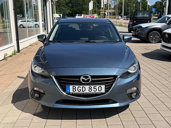 Mazda 3 2 of 5