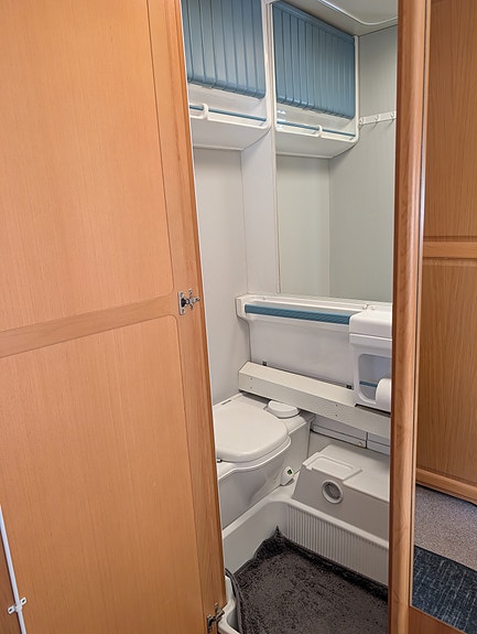 Knaus Azur Royal tf/tl 640 8 of 11
