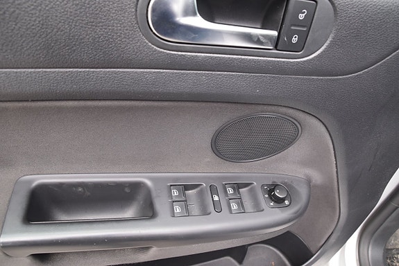 Volkswagen Golf Plus 16 of 20