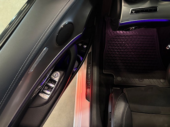 Mercedes-Benz E220 9 of 20