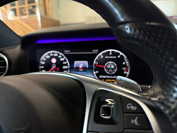 Mercedes-Benz E220 20 of 20