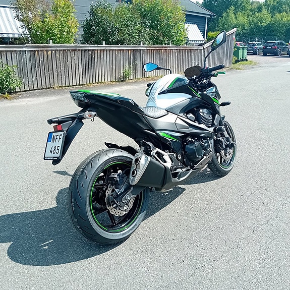 Kawasaki Z800 // Storservad, nya däck & drivpaket 4 of 8