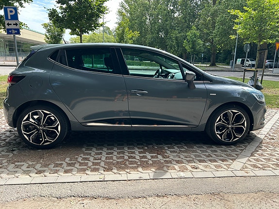 Renault Clio 2 of 5