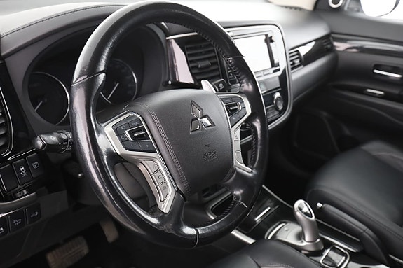 Mitsubishi Outlander 12 of 30