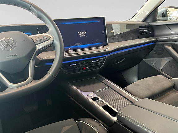 Volkswagen Passat 9 of 12