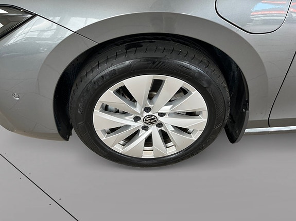 Volkswagen Passat 12 of 12