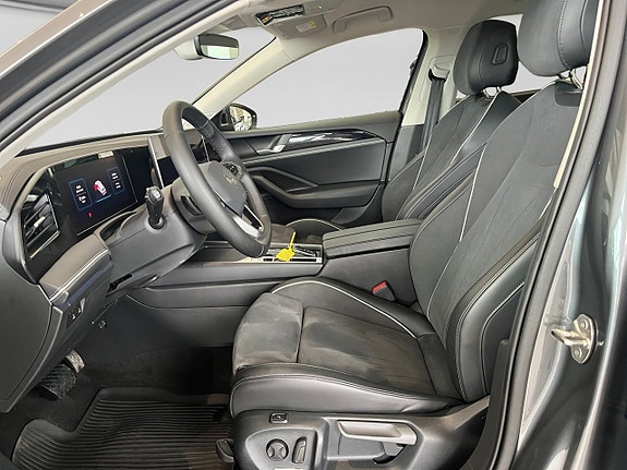 Volkswagen Passat 7 of 12
