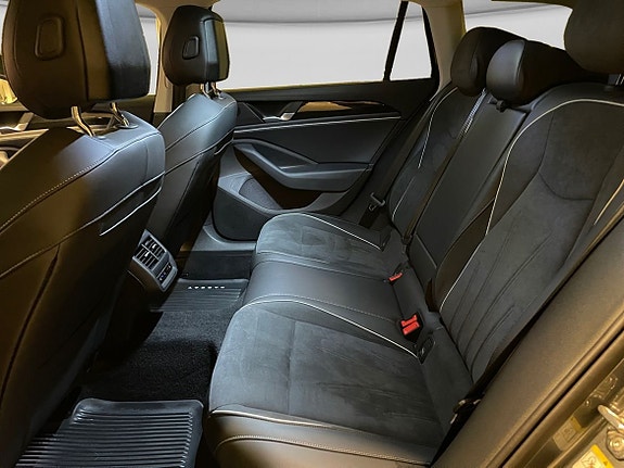 Volkswagen Passat 3 of 11