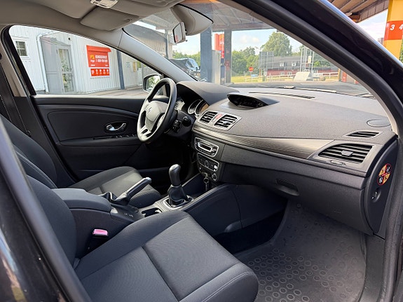 Renault Megane 13 of 14