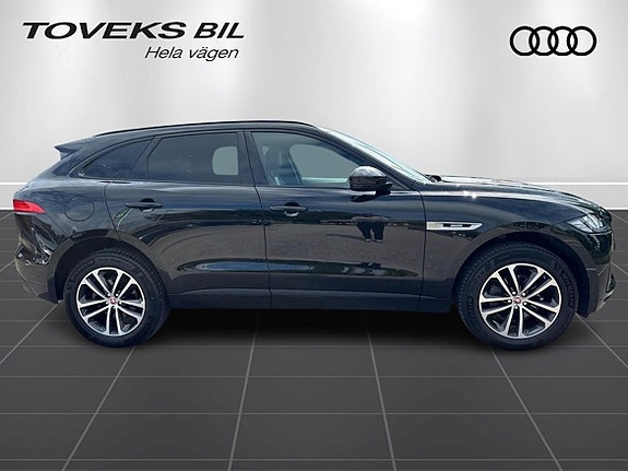 Jaguar F-PACE 2 of 15