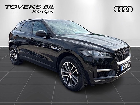 Jaguar F-PACE 7 of 15