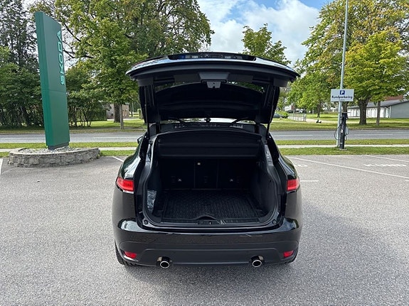Jaguar F-PACE 14 of 15