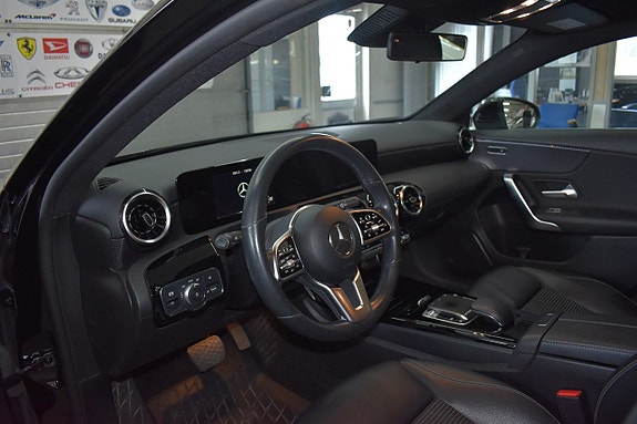 Mercedes-Benz A180 4 of 14