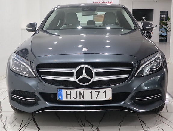 Mercedes-Benz C220 d 2 of 5