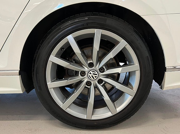 Volkswagen Passat 10 of 20