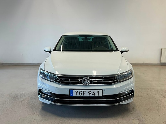 Volkswagen Passat 3 of 5