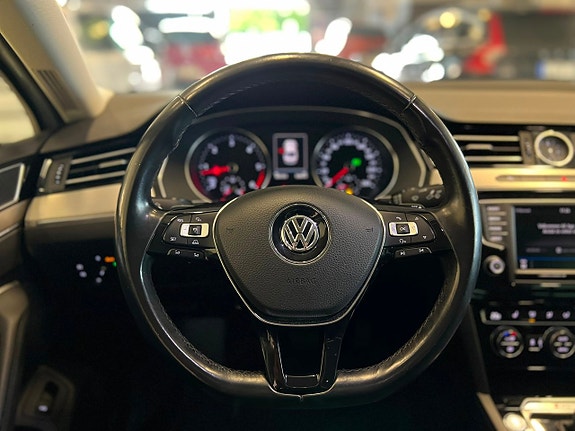 Volkswagen Passat 14 of 20