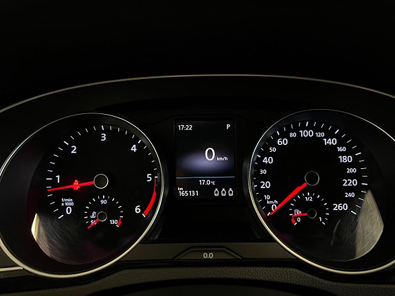 Volkswagen Passat 15 of 20