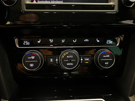 Volkswagen Passat 18 of 20