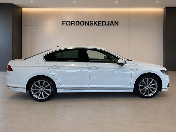 Volkswagen Passat 5 of 20