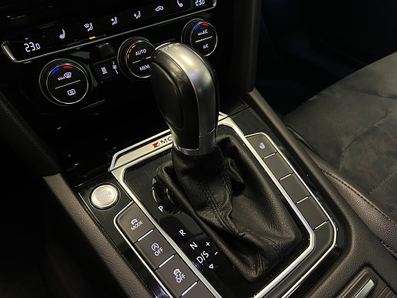 Volkswagen Passat 19 of 20