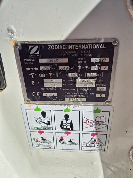 Fin Zodiac PRO med Evinrude E-Tec 40 6 of 12