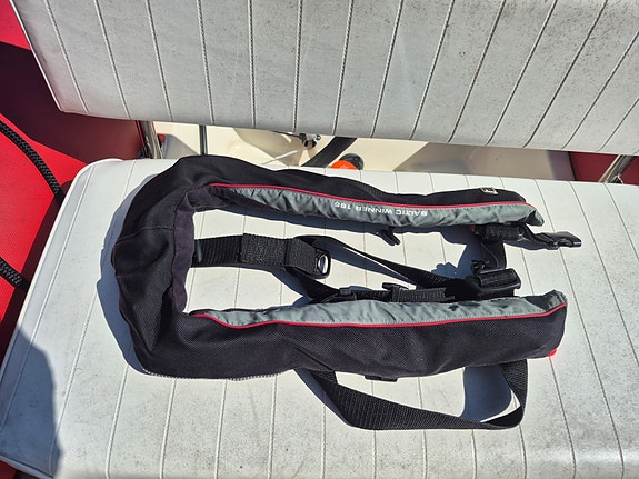Fin Zodiac PRO med Evinrude E-Tec 40 10 of 12