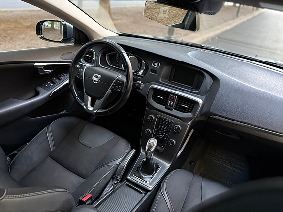 Volvo V40 12 of 13