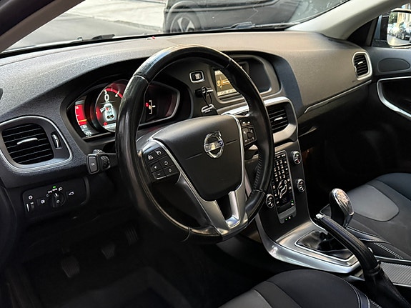 Volvo V40 10 of 13