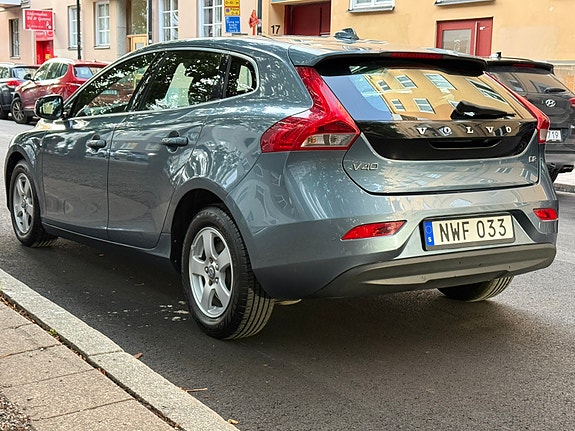 Volvo V40 3 of 13