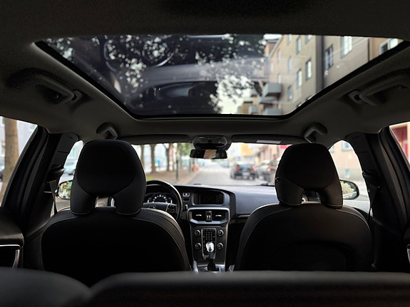 Volvo V40 7 of 13