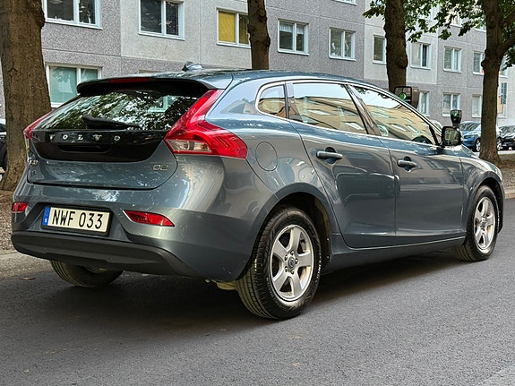 Volvo V40 4 of 13