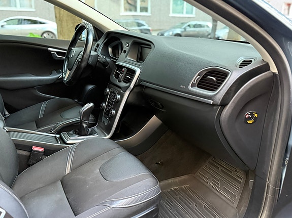 Volvo V40 5 of 13