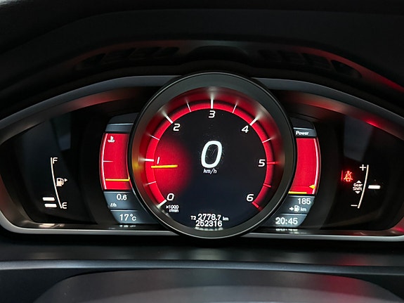 Volvo V40 8 of 13