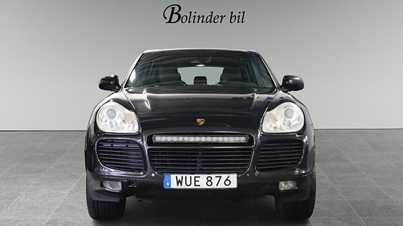 Porsche Cayenne Turbo 2 of 5