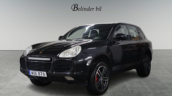 Porsche Cayenne Turbo 3 of 5