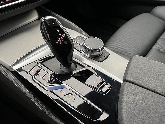 BMW 530e 22 of 30