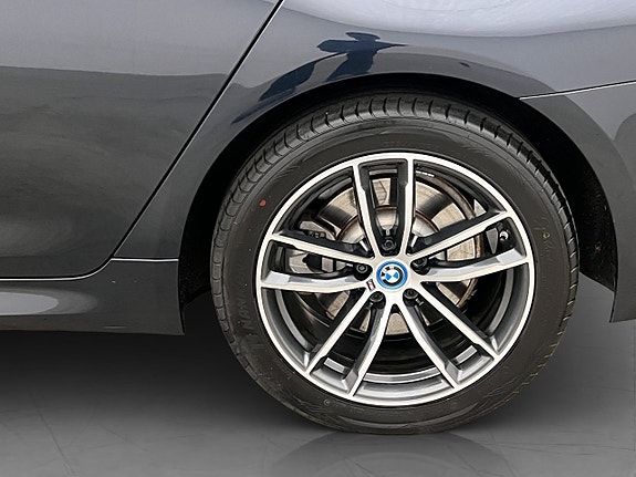BMW 530e 29 of 30